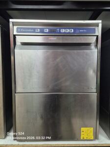 Electrolux Professional perilica čaša WT38WL “Wineline”